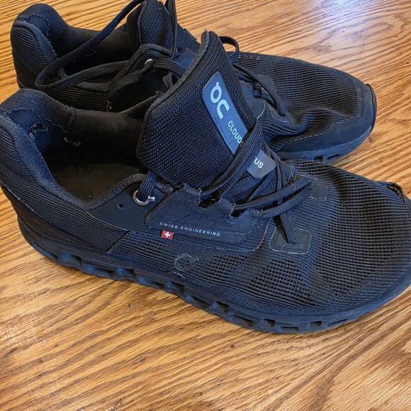 On Running Men's Black Sneakers - Picture 1 of 4